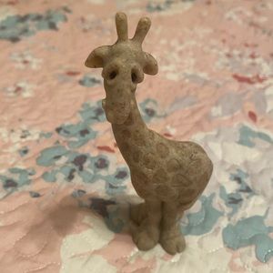 QUARRY CRITTERS giraffe